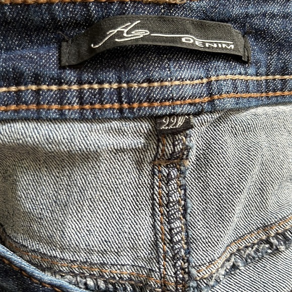 A3 Denim women’s plus size jean shorts - Picture 3 of 4